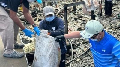 Borneo Komrad携手村民大扫除 甘榜亚逸胡中焕然一新