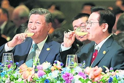 习近平:坚持“拉手”“延链”   吁共同维护产供链稳定