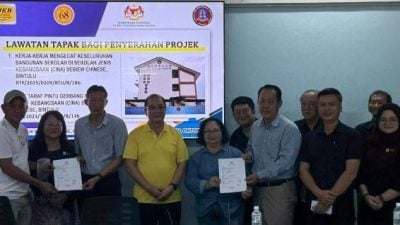 潘隆铭实比河华小实地勘查．2工程移交承包商执行