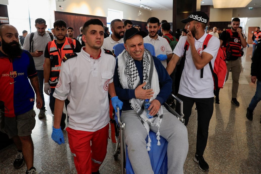 “ 新生”:巴勒斯坦获释囚犯重投亲人怀抱