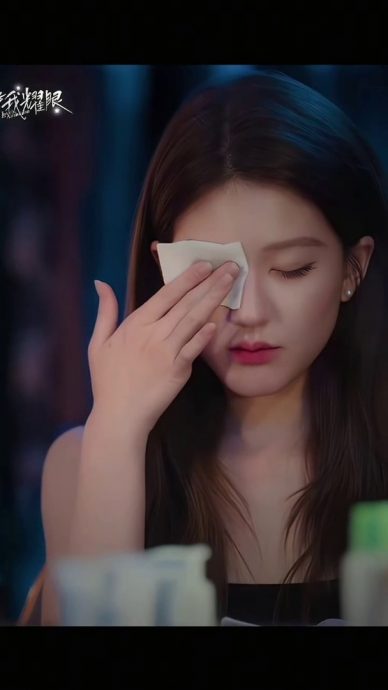 “九段线”地图违反越南电影法 赵露思《许我耀眼》全面禁播