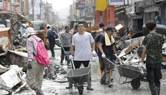 “铲子超人”救灾后病倒 义工患横纹肌溶解症送院急救