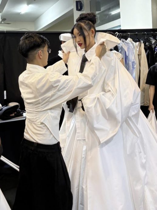 【服装秀幕后／03】不只是服装设计师，身兼多职，把一场秀做到极致──设计师兼造型师Kel Wen