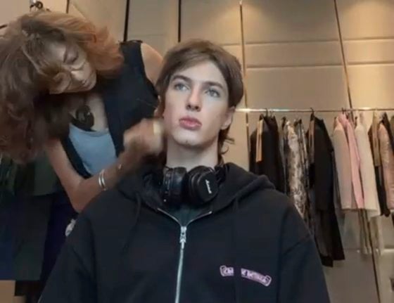 【服装秀幕后/04】秀场妆造,让模特儿五官棱角分明──化妆师Monica Lee