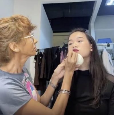 【服装秀幕后/04】秀场妆造,让模特儿五官棱角分明──化妆师Monica Lee