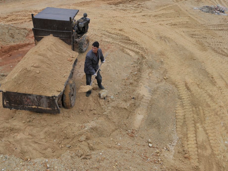 专家:中国稀土新规影响美国防产业 势必要谈判