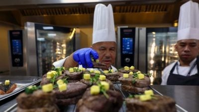 东盟峰会| 从早到晚马拉松式烹煮 逾百厨师喂饱5000代表