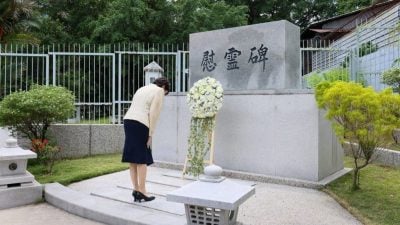 东盟峰会 | 参观英雄纪念碑与日公冢 高市早苗献花圈致敬