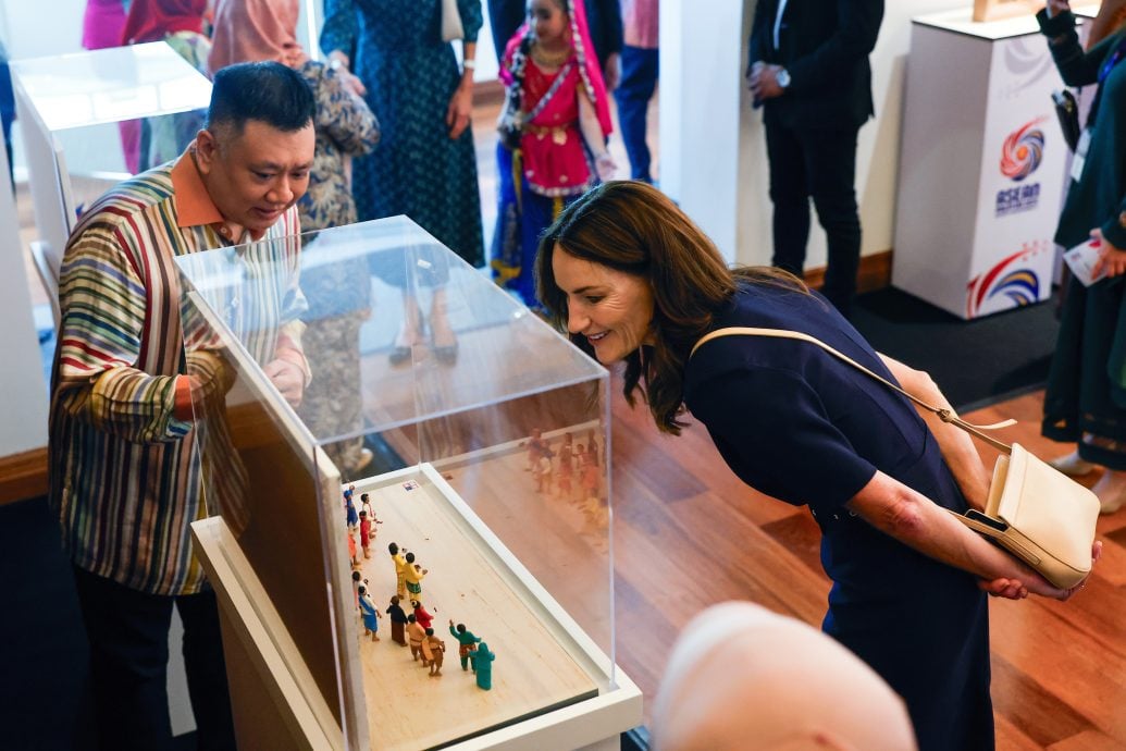 东盟首脑夫人共话文化创意 · 旺姐:“怀柔外交”牢织情谊