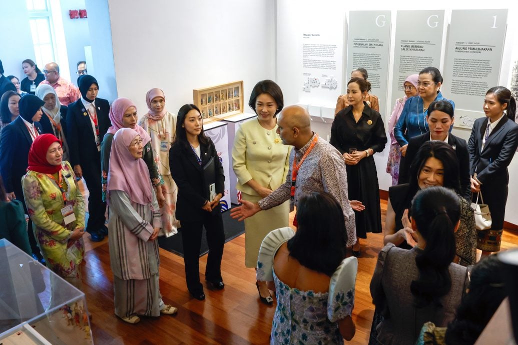 东盟首脑夫人共话文化创意 · 旺姐:“怀柔外交”牢织情谊