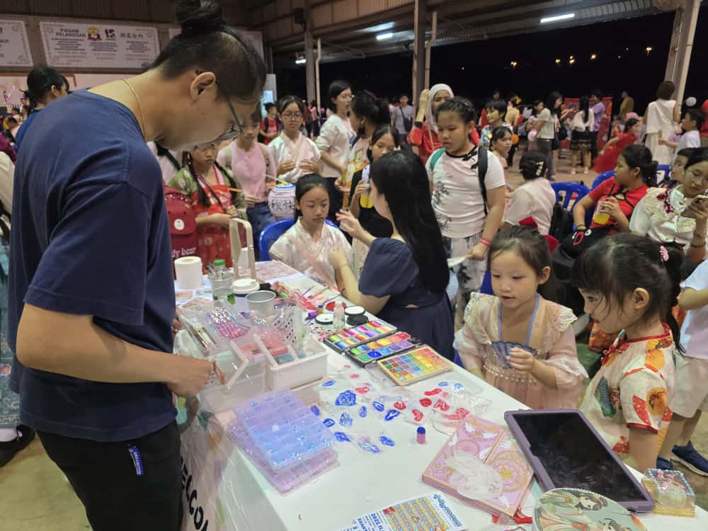 东(已签发):光华华小2025年“皓月光华,共庆中秋”中秋晚会