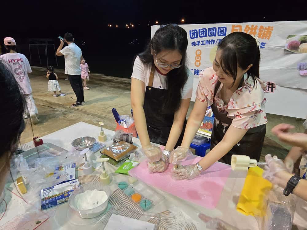 东(已签发):光华华小2025年“皓月光华,共庆中秋”中秋晚会