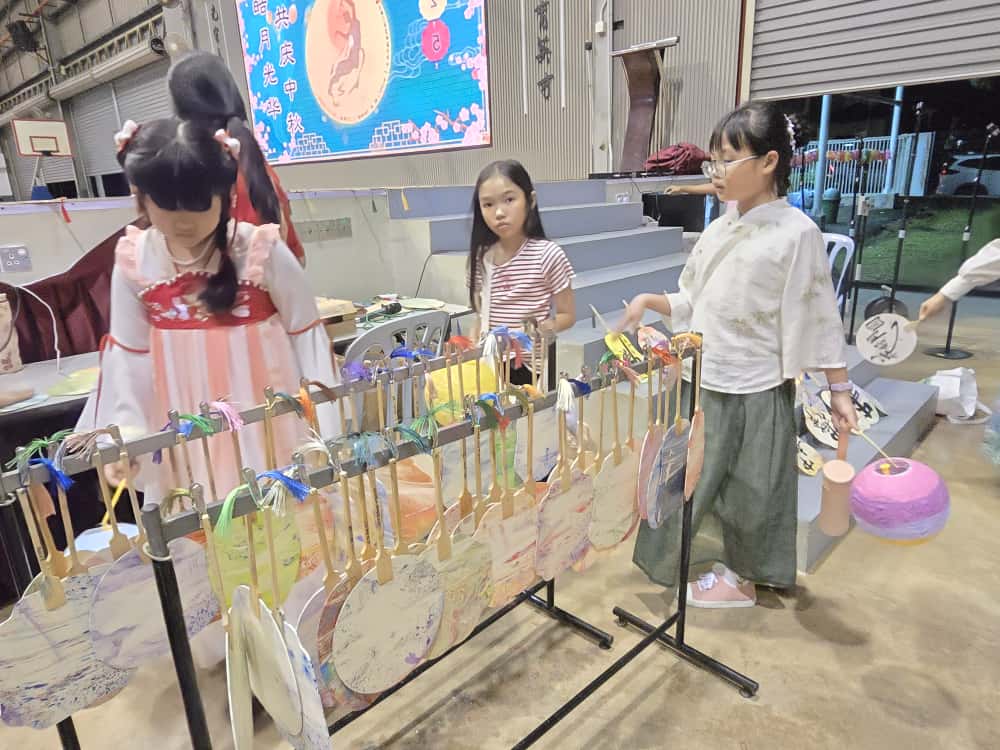 东(已签发):光华华小2025年“皓月光华,共庆中秋”中秋晚会