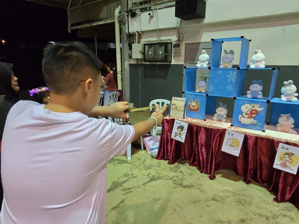 东(已签发):光华华小2025年“皓月光华,共庆中秋”中秋晚会