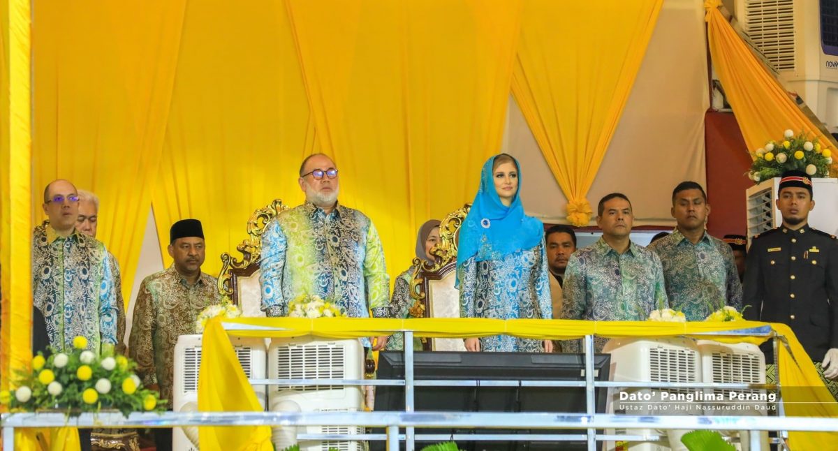 东（已签）: 停办超过10年的“吉兰丹苏丹华诞花车游行”昨晚精彩登场！