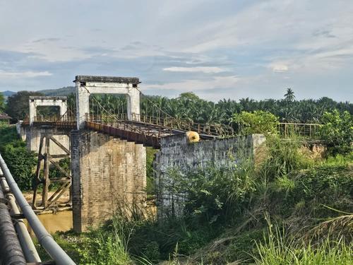 东(已签):丹州政府盼国家遗产局加速对历史悠久的瓜拉吉赖苏丹依斯迈吊桥的修复。