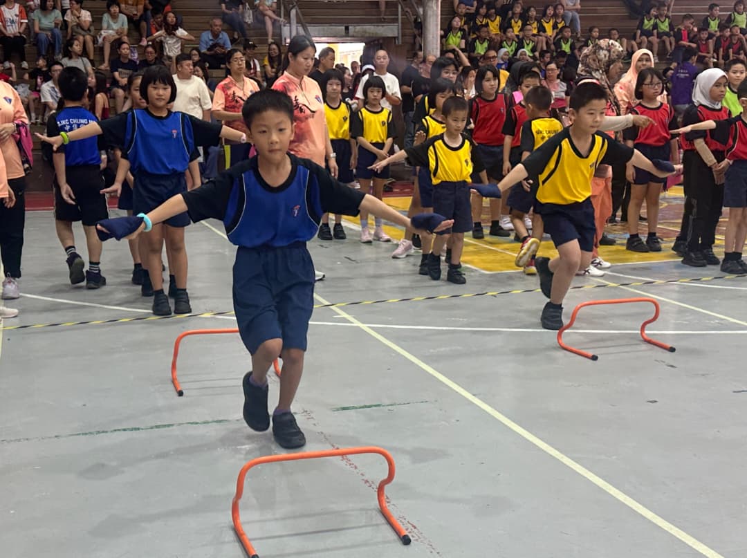 东(已签):哥市中华小学年度游戏运动会