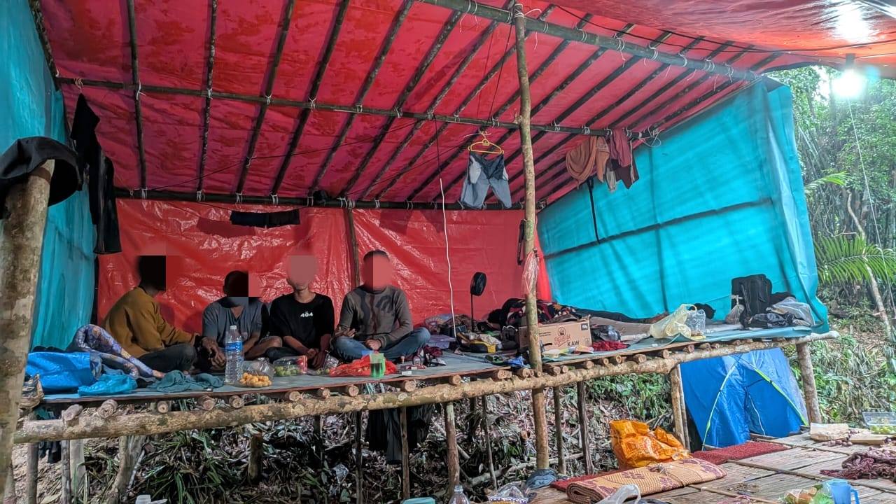 东(已签)普通行动部队昨天凌晨在话望生的格莱河突击非法采金活动。