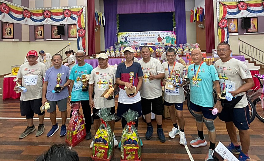 东(已签):瓜拉吉赖捷兔跑步会男女公开测时跑步赛,吸引452人参赛!