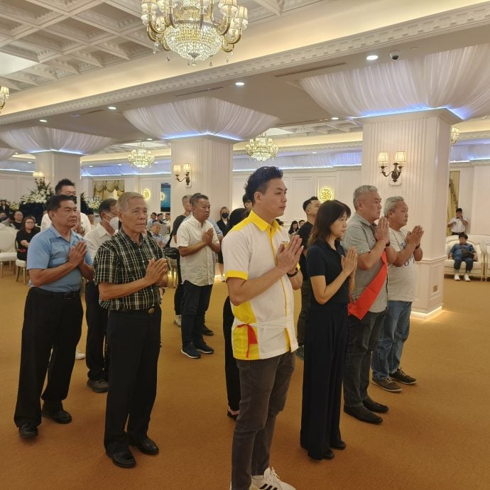东:刘斯勇往生 社团学校商界亲友送殡