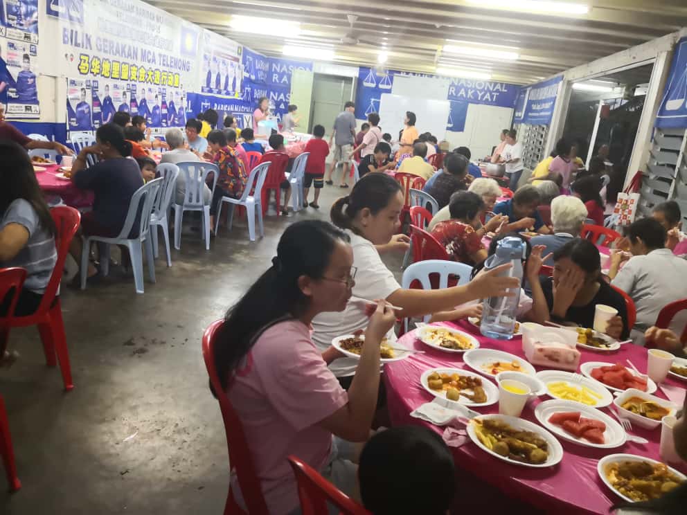 东：地里望马华重组首场中秋活动