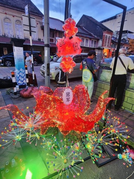 东:已签发:“一轮明月照千里,万家灯火聚登州”中秋嘉年华