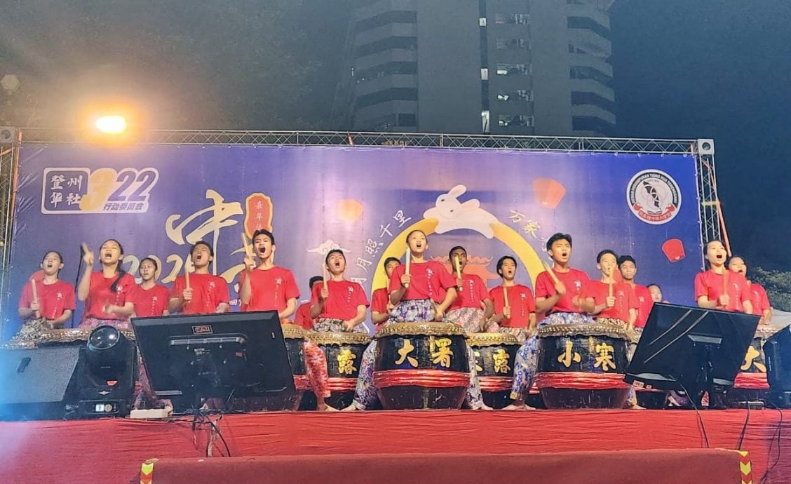 东:已签发:“一轮明月照千里,万家灯火聚登州”中秋嘉年华