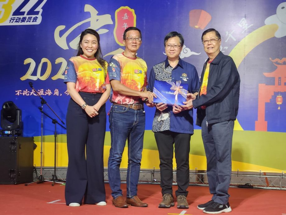 东:已签发:“一轮明月照千里,万家灯火聚登州”中秋嘉年华