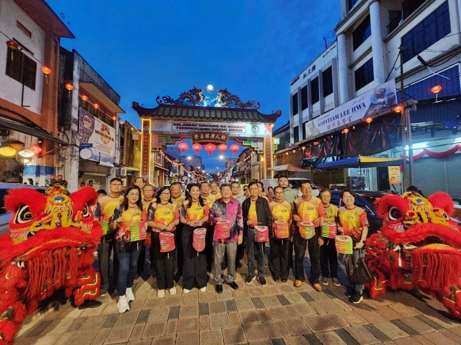 东:已签发:“一轮明月照千里,万家灯火聚登州”中秋嘉年华