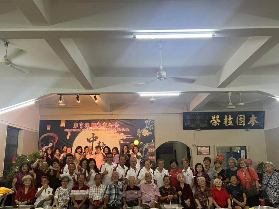 东:已签发:林明客家公会首次在该区举办“拜月亮”活动,吸引约200人参与。
