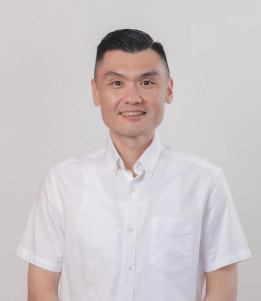东:已签发:校园暴力与刑事案件频发,引发了关于体罚的争议,部分家长呼吁恢复教师的藤条惩戒权,而另一些家长则坚持支持“爱的教育”。