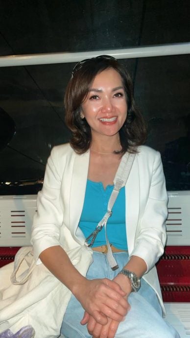 东:已签发:校园暴力与刑事案件频发,引发了关于体罚的争议,部分家长呼吁恢复教师的藤条惩戒权,而另一些家长则坚持支持“爱的教育”。