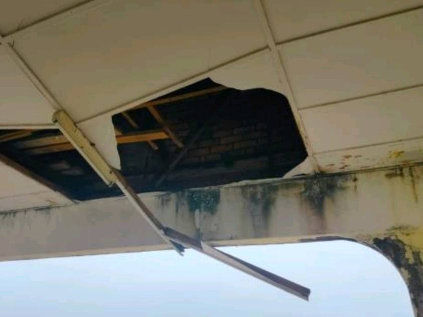 东:已签发:米昔拉州议员拿督安丹苏拉揭露,关丹巴金国中的屋顶损坏问题已近两年未获得修复,严重影响了该校师生的教学和学习过程