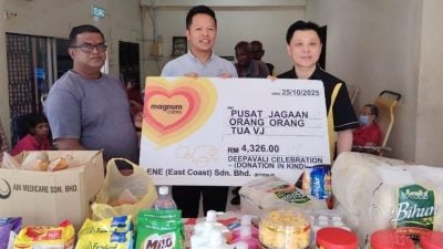 万能东海岸爱心队  与陈俊广齐访养老院