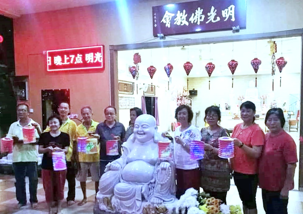 东：明光爱心慈善社与明光佛教会5日中秋晚会