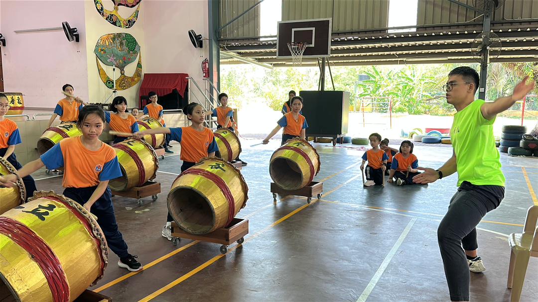 东:甘马挽港口华小举办三天廿四节令鼓训练营