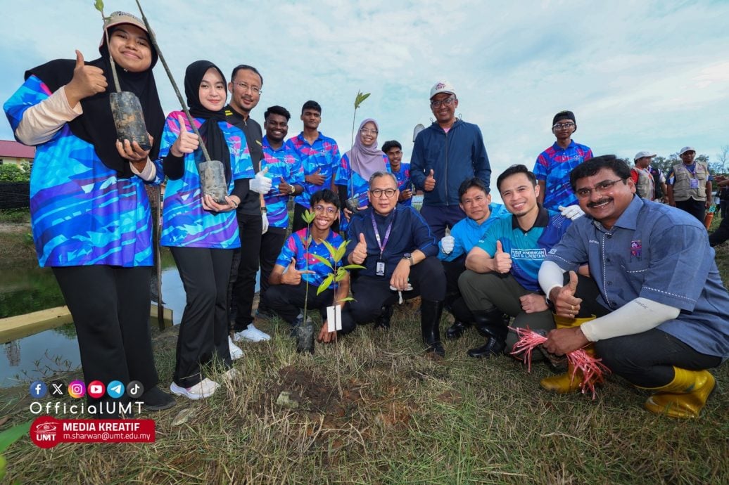 东：登嘉楼马来西亚大学首次在新生入学周举办红树林再植活动