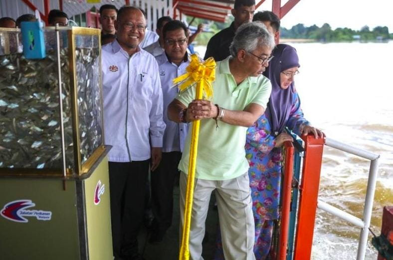 东：百乐斯汀河鱼死基于氧量低及氨含量高
