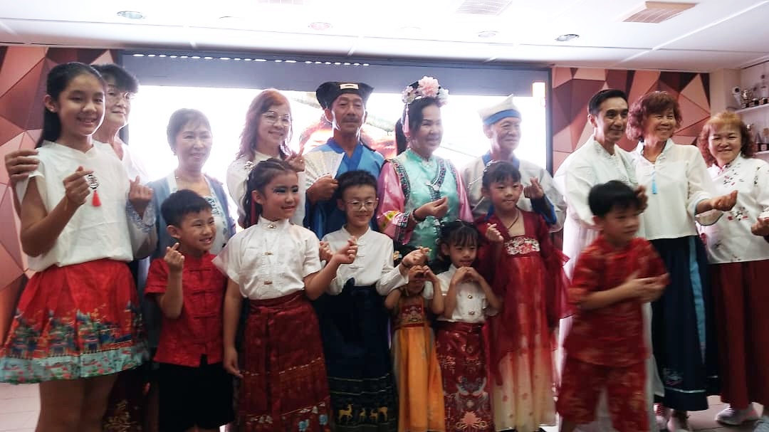 东：直凉创新欢乐歌友会中秋献爱心 为直凉老人院院民带来欢乐