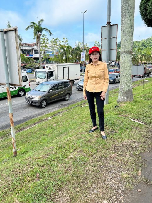 东:(已签发)交通灯故障 交通大受影响现车龙