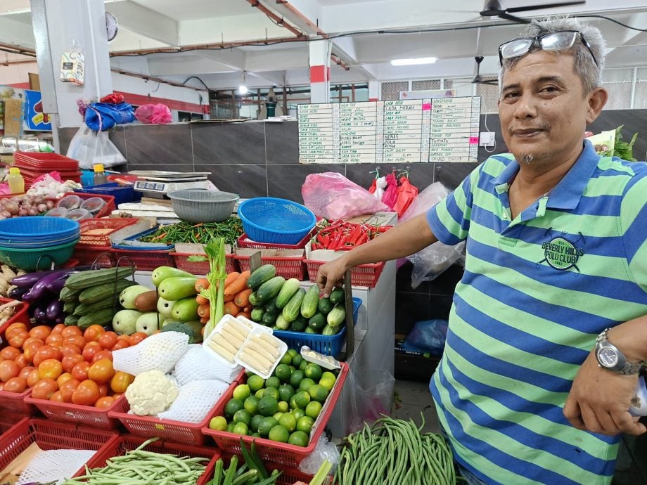 东:(已签发)关丹雨多菜价仍稳 菜贩:其他州水灾或推高下周价格