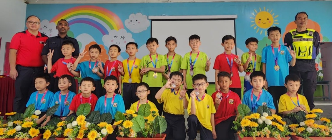 东:(已签发)双溪吉流华小中秋三合一庆典,邀双溪吉流幼儿园同欢