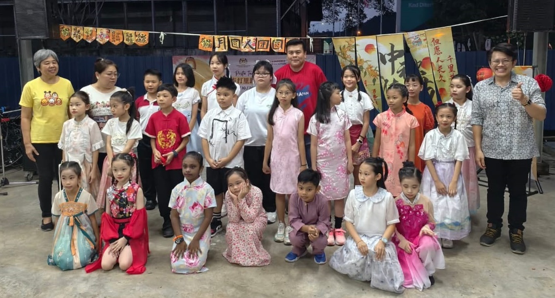 东:(已签发)吉打里中秋晚会