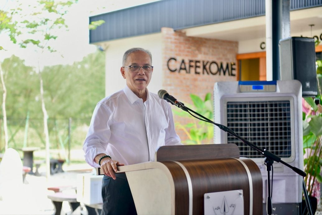 东:(已签发)彭大臣:去年州劳动生产力全国之冠