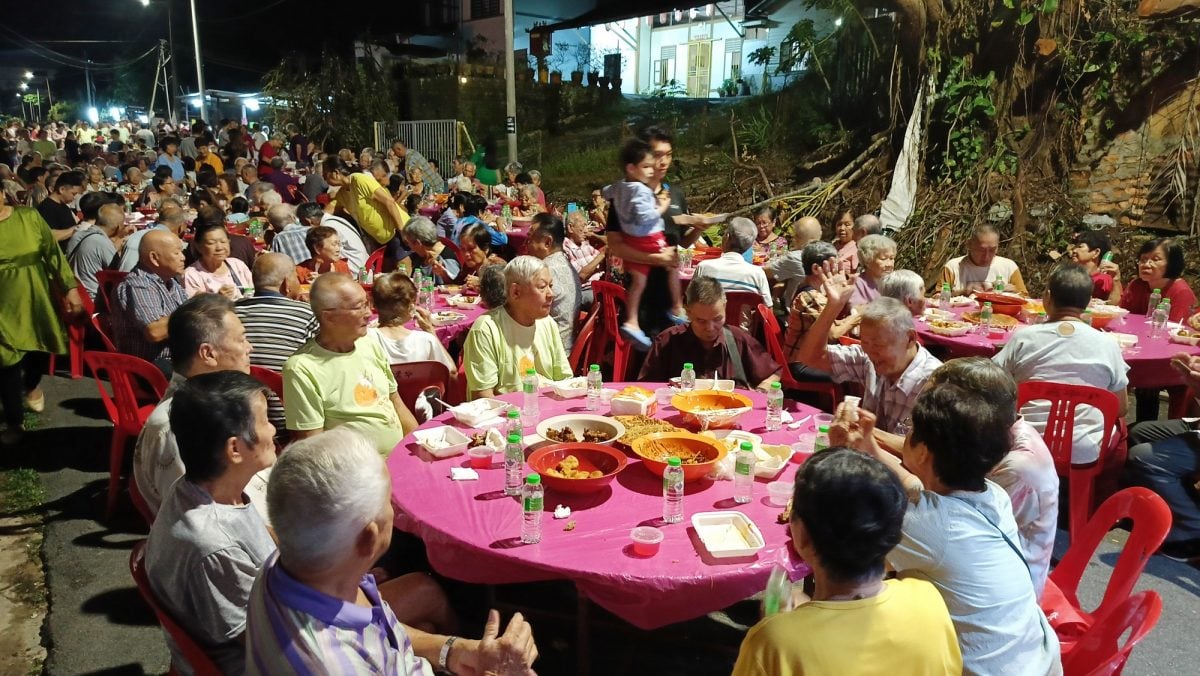 东：（已签发）甘孟中秋灯笼晚会 村民共庆佳节 莫哈末沙哈：中秋象征团圆与和谐　多元文化是国家力量