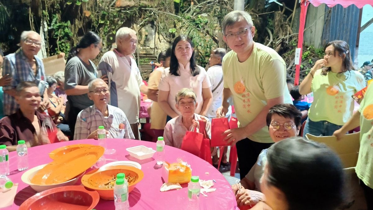 东：（已签发）甘孟中秋灯笼晚会 村民共庆佳节 莫哈末沙哈：中秋象征团圆与和谐　多元文化是国家力量