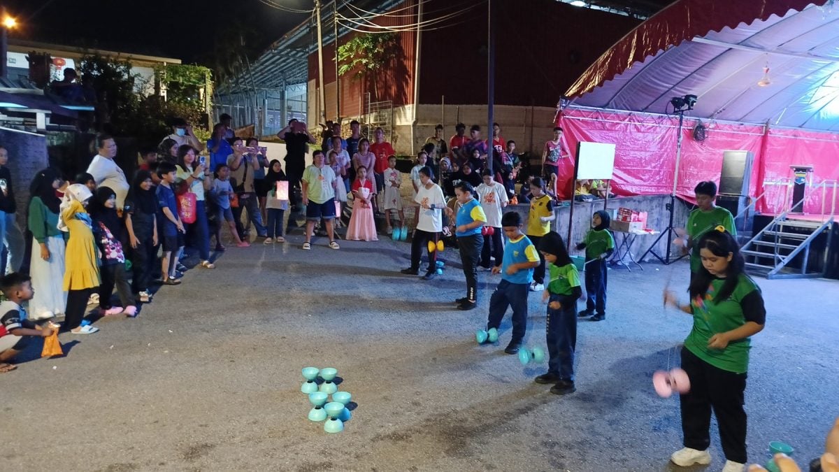 东：（已签发）甘孟中秋灯笼晚会 村民共庆佳节 莫哈末沙哈：中秋象征团圆与和谐　多元文化是国家力量