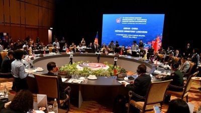 视频| 中国是全球繁荣的推动者  卡立:共同尊重信任带来持久和平