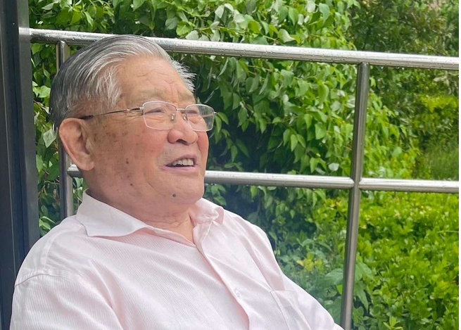 中国社运人士王丹父亲辞世 悲喊无法送终极大遗憾