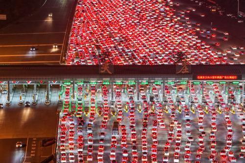 中国长假结束 返程一路塞